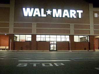 Robber Walks Through Walmart Receipt Check With $200,000 Cash
