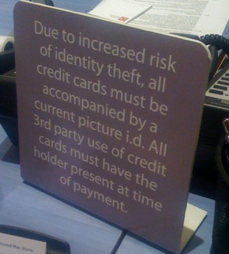 Apple Store Institutionalizes Merchant Agreement Violation with Pretty Sign