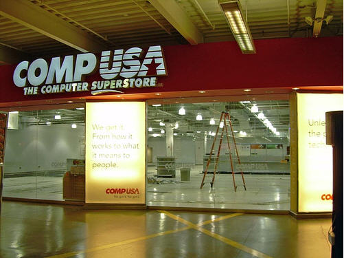 CompUSA Selling Empty Boxes