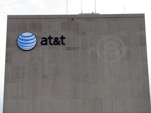 AT&T Charges Up To Eight Minutes For A One-Minute Phone Call