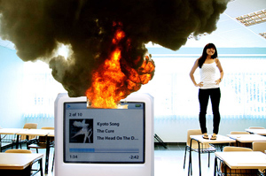iPod Explodes In Class, Killing Nobody