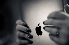 European Officials Investigate Possible E-Book Cartel Involving Apple