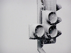 Power-Saving LED Traffic Lights Can't Melt Snow, Cause Accident