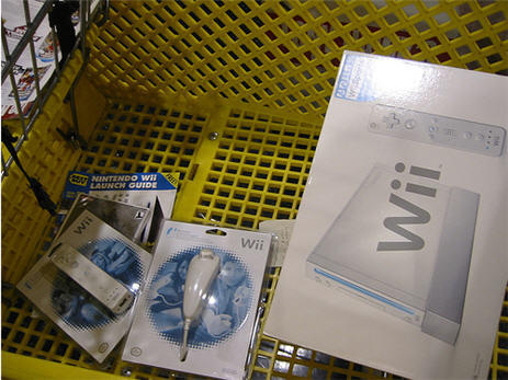 Best Buy Employees Selling "The Last Wii" Over And Over Again?
