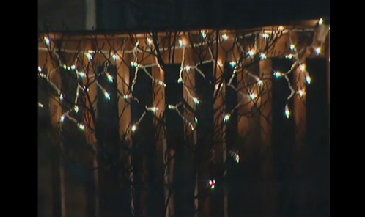 Homeowners Association Ignores Basic Math, Fines Residents For Posting Colored Christmas Lights