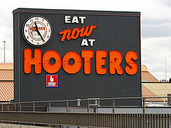 Man Sues Hooters Over Racial Slur On Receipt