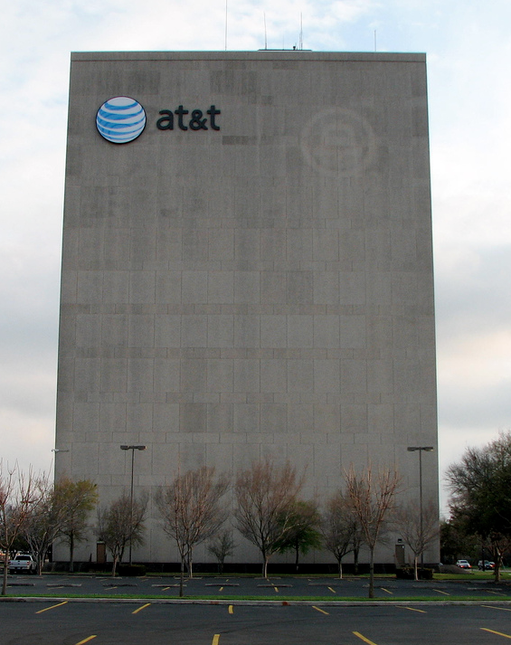 AT&T Letting Customers Out Of Contract If They Switch To AT&T Next