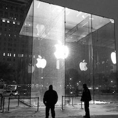 Snowblower Reportedly Shatters $450K Glass Panel At NYC’s Apple Store