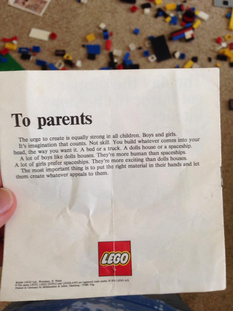 ’70s LEGO Flyer Reminds Everyone Toy Used To Be Gender-Neutral