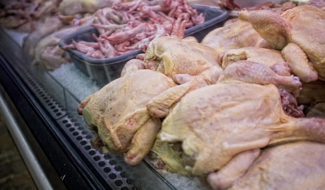 Lawmakers Call On USDA To Reduce Farmers’ Reliance On Antibiotics In Chickens