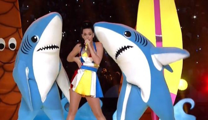 Since the NFL won't let Troy sell his tapes of the first Super Bowl, you'll have to imagine that the shark on the right is the Green Bay Packers, while the Kansas Chiefs are represented by left shark. 