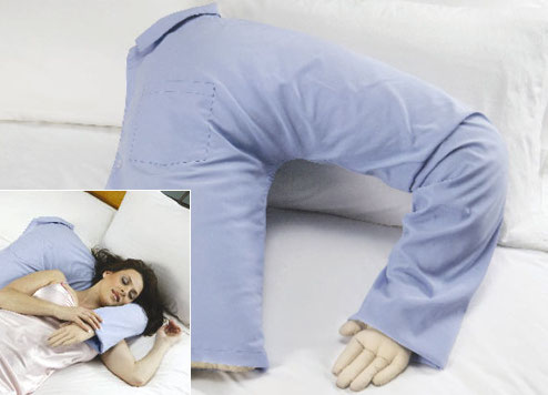 Hug Me Pillow Relieves The Loneliness Until Morning