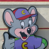 This Chuck E. Cheese Restaurant Really Knows How To Party