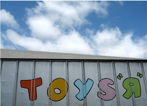 Toys R Us Muscles In On The Games Trading Racket