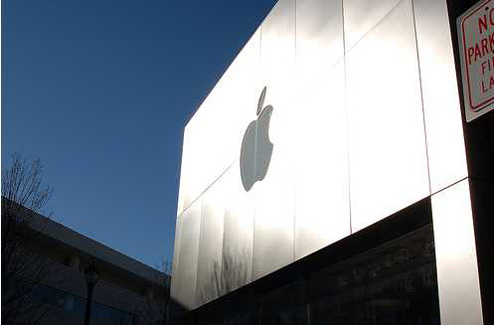 A Tale Of Two Apple Stores