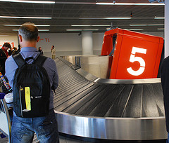 Senator: Travelers Should Be Reimbursed Fees For All Lost & Mishandled Bags