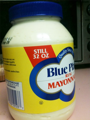 Blue Plate Mayo Proudly Says "No Shrink Ray Here"