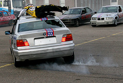 Waiter Thwarts Dine And Dashers By Leaping Onto Their Speeding Car