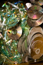 Universal Music Group: Throwing Away Promotional CDs Is An "Unauthorized Distribution"
