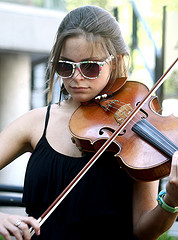 Ryanair Kicks Kid Off Flight For Not Buying Extra Seat For Her Violin