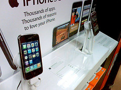 Walmart Cuts iPhone 4 To $147