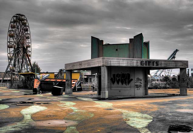 The Post-Apocalyptic Clownscape That Was Six Flags New Orleans