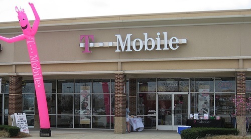 T-Mobile Sells New Phone Loaded With Porn