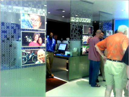 Pix of First Dell Store