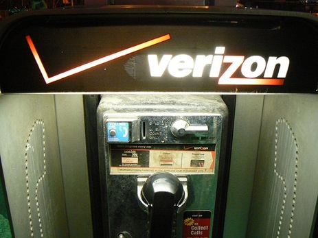 Verizon Will Waive Late Fee Only If You Pay Through The Automated Phone System