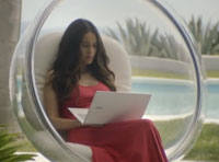Hollywood Star Acer Commercials Push Ultrabooks, Challenge Gender Norms