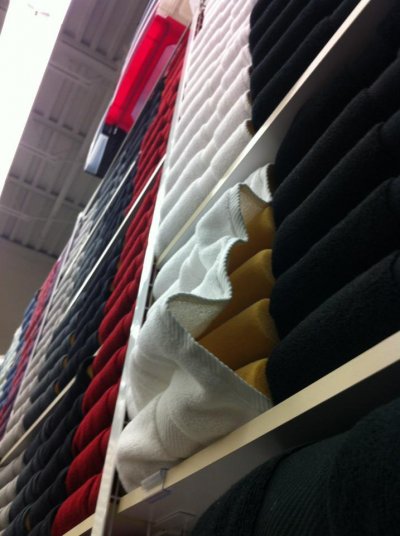 Bed Bath And Beyond’s Towers Of Towels Are A Beautifully Folded Lie