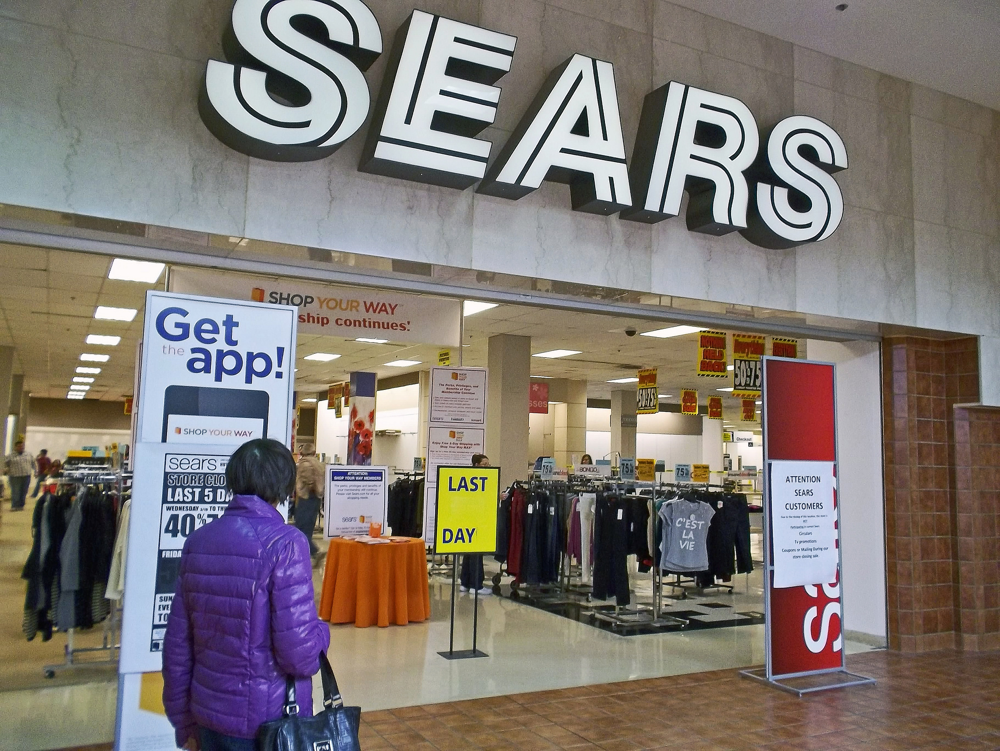 Report: 109 Sears And Kmart Stores Now Expected To Close By Early 2015