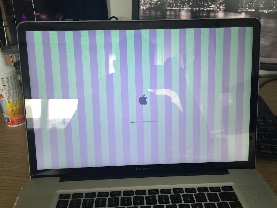 apple macbook pro 2011 graphics card problem