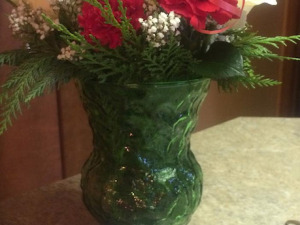 1800Flowers Sends Grandma Small, Non-Seasonal Christmas Bouquet