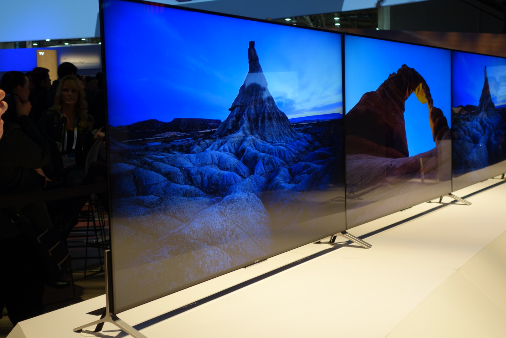 Телевизор 16. Sony Bravia 4k x900c. 16k TV Sony. Sony bravia4k2015. Sony 16k телевизор.