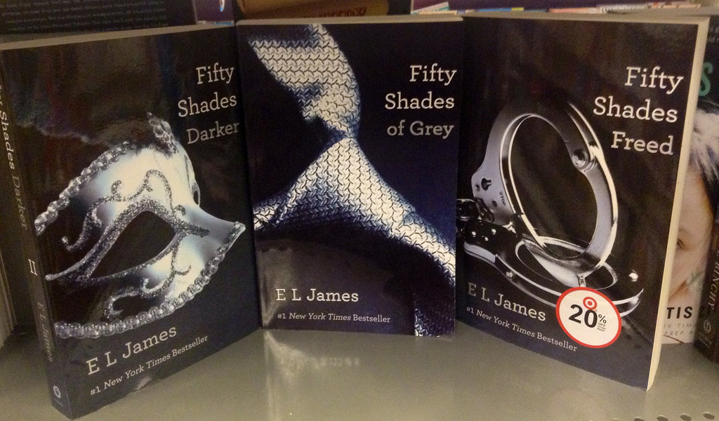 fortvivlelse Repræsentere Kollisionskursus Creator Of Uncanny 'Fifty Shades of Grey' Text Generator Doesn't See Robots  Taking Writers' Jobs – Consumerist