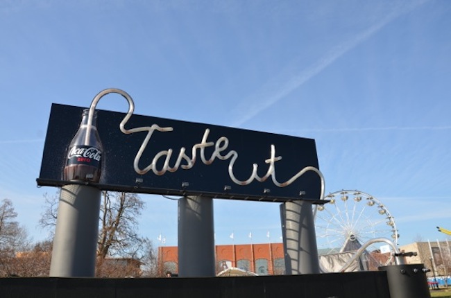 Coca-Cola Makes Splash At Final Four With “Drinkable” Coke Zero Billboard