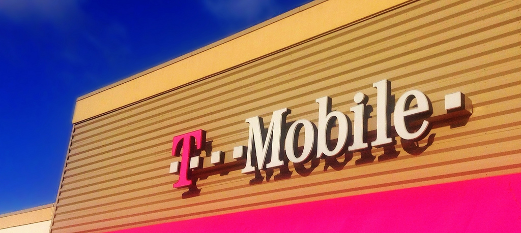 youtube-calls-out-t-mobile-for-throttling-video-traffic-consumerist