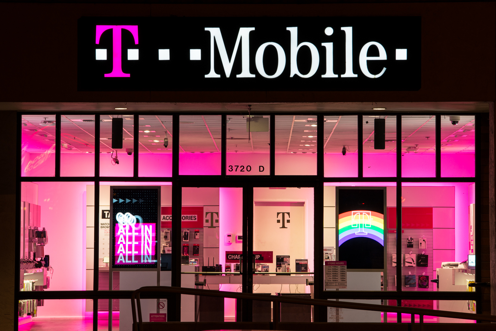 T-Mobile Debuts Unlimited Data Plan Just For 55+ Empty-Nesters t mobile corporate store location